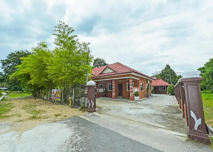 Oyo 90642 Twin Mutiara Chalet & Homestay